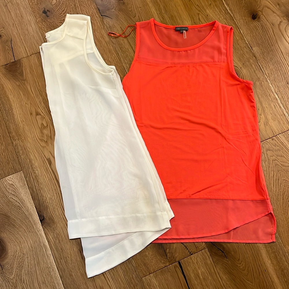 Pair of tunic sleeveless blouses
